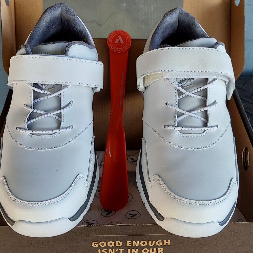 ANODYNE Men's size 9 wide diabetic orthopedic shoes White with velcro
